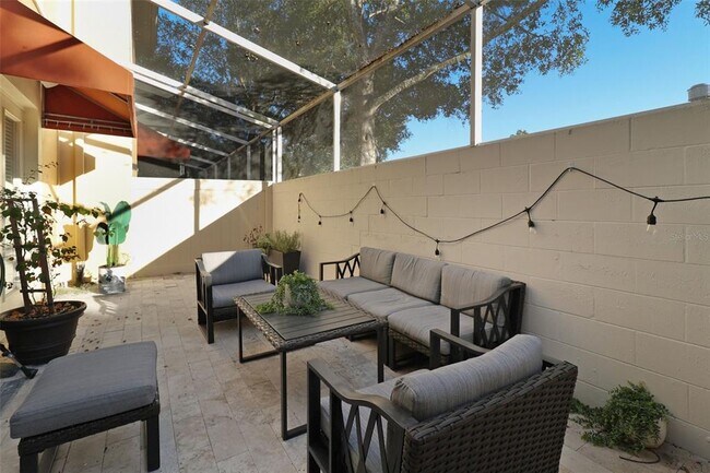 Building Photo - 505 S Tampania Ave