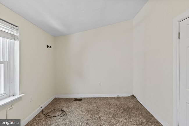 Building Photo - 720 S Percy St