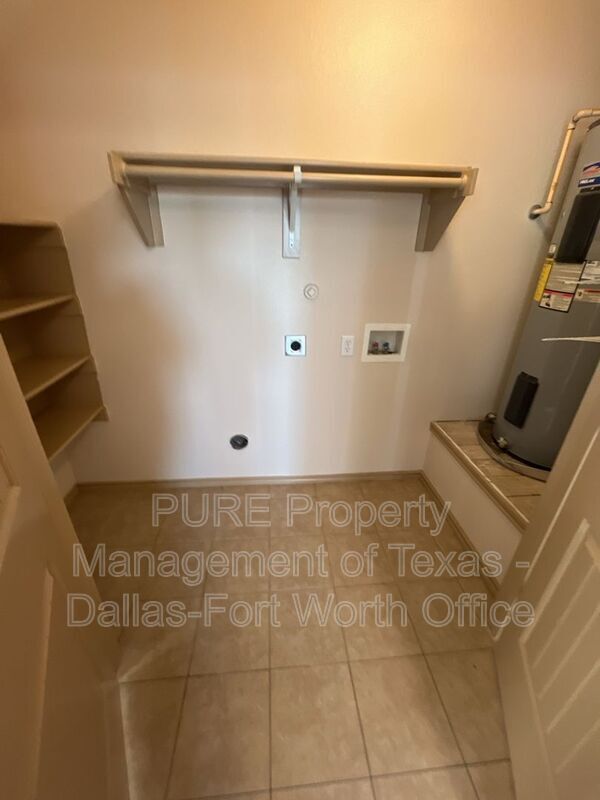 Building Photo - 509 Mast Ct