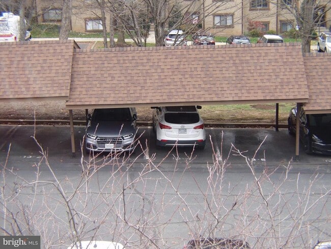 Building Photo - 1625 Parkcrest Cir
