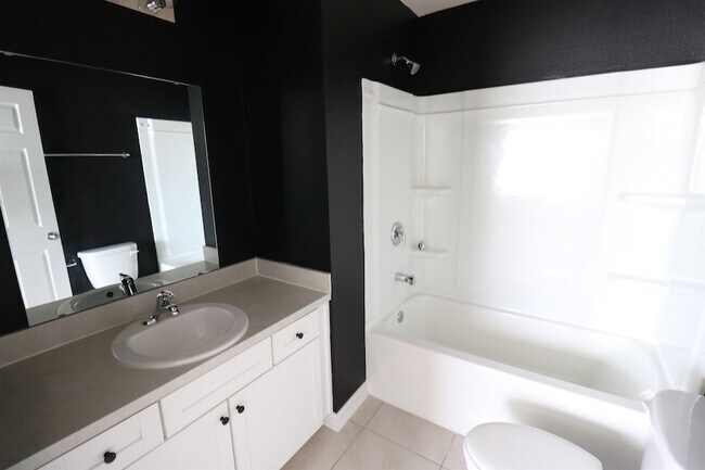 Building Photo - 172 Whispering Brk Dr