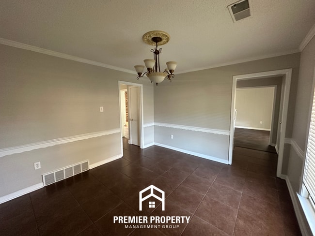 Building Photo - 2714 Gerald Ford Dr W