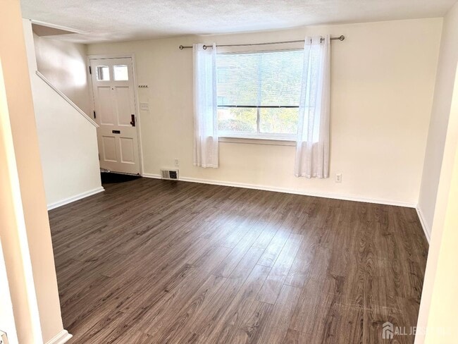 Building Photo - 139 Newman St