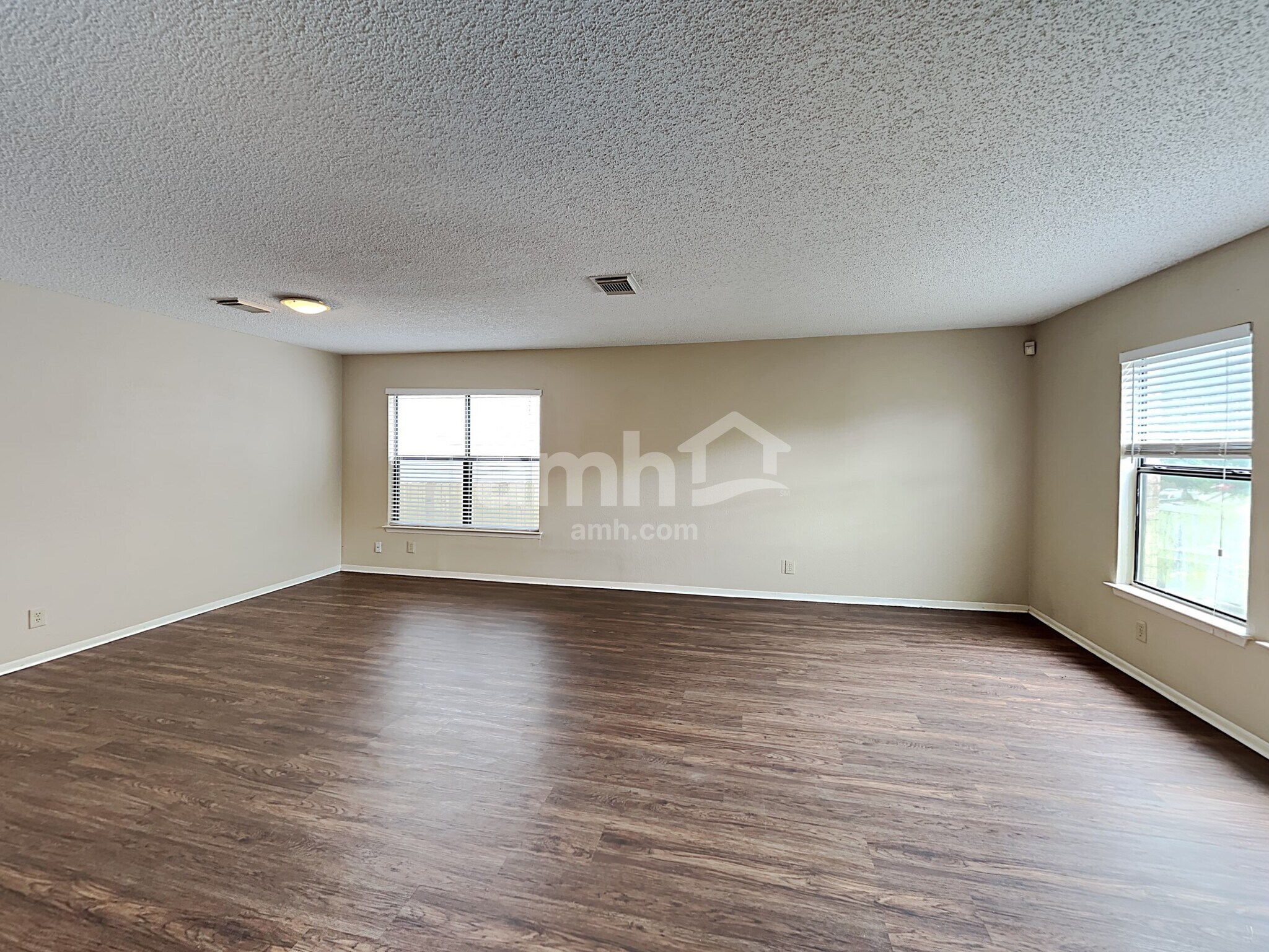 Building Photo - 6678 Snow Meadow Dr