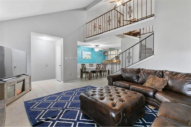 Building Photo - 2031 Towngate Dr