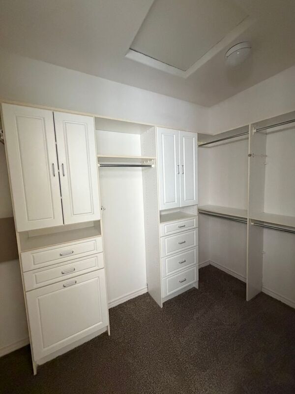 Building Photo - 46263 Drymen Ave