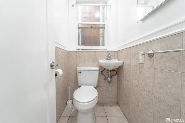 Building Photo - 2748 San Bruno Ave