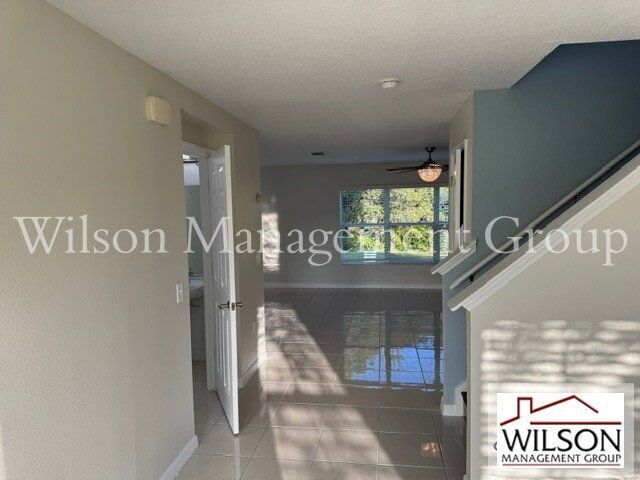 Building Photo - 413 Country Cottage Ln