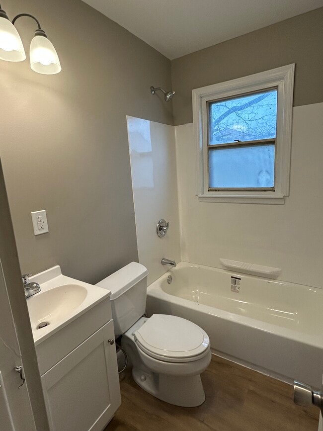 Building Photo - 4217 Fulton Ave