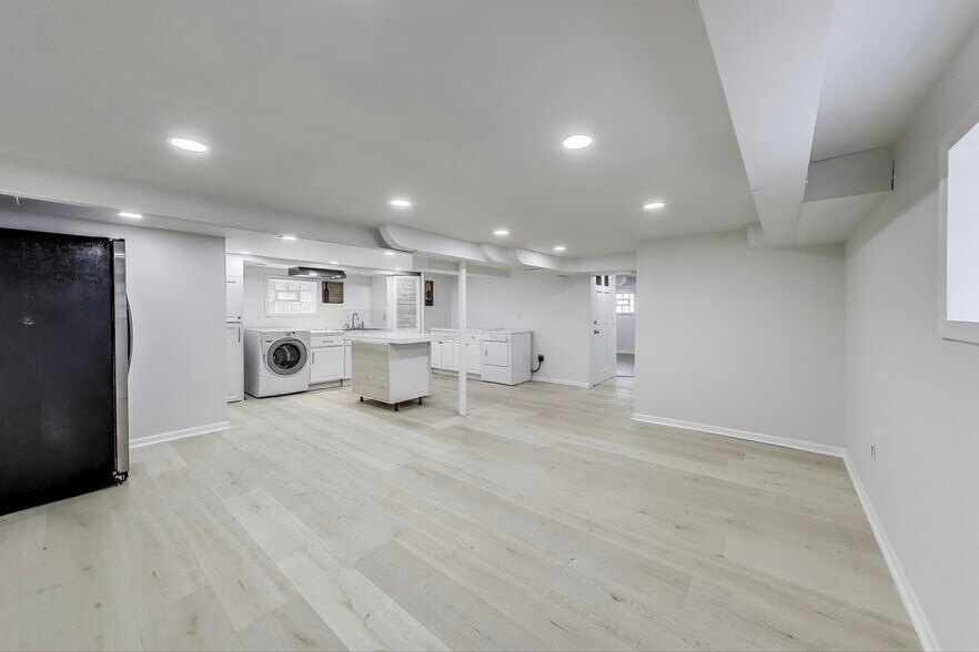 Building Photo - 4118 Prairie Ave