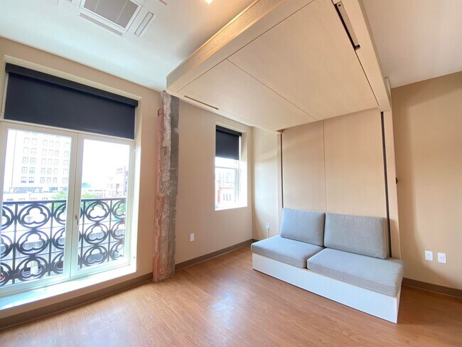 Building Photo - 83 Hanover St