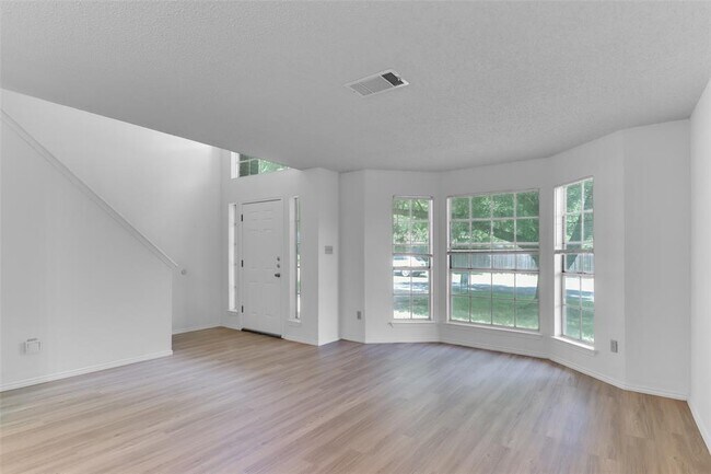 Building Photo - 8313 Columbia Falls Dr