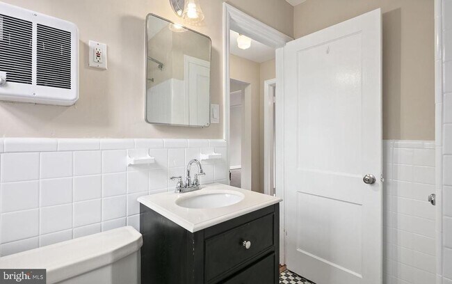 Building Photo - 6603 E Wakefield Dr