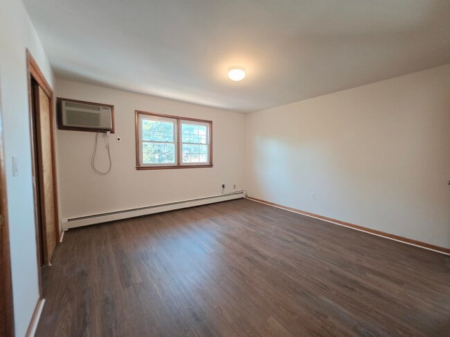 Building Photo - 295 Paulanne Terrace