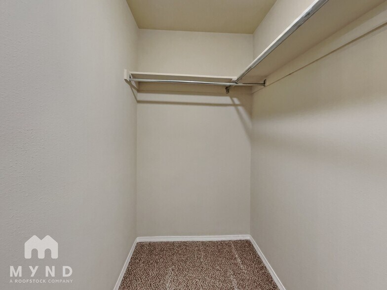 Building Photo - 5608 N 35th St