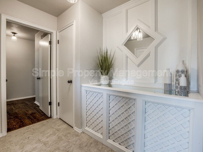 Building Photo - 2320 Yellowstone Dr