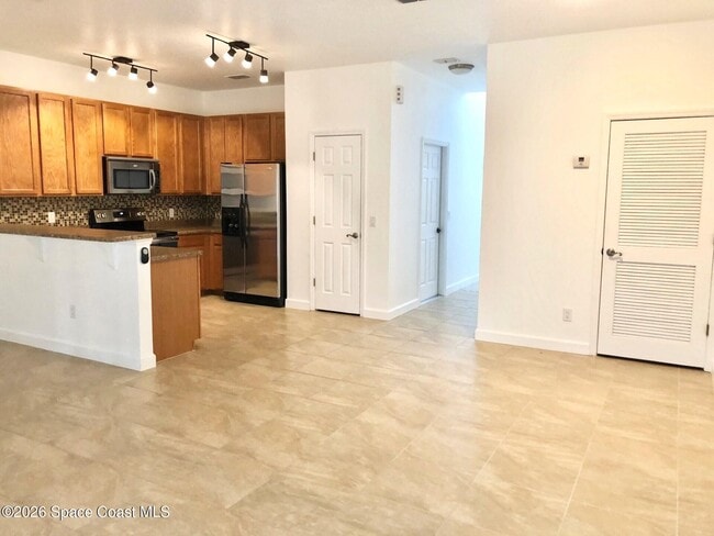 Building Photo - 2600 Revolution St