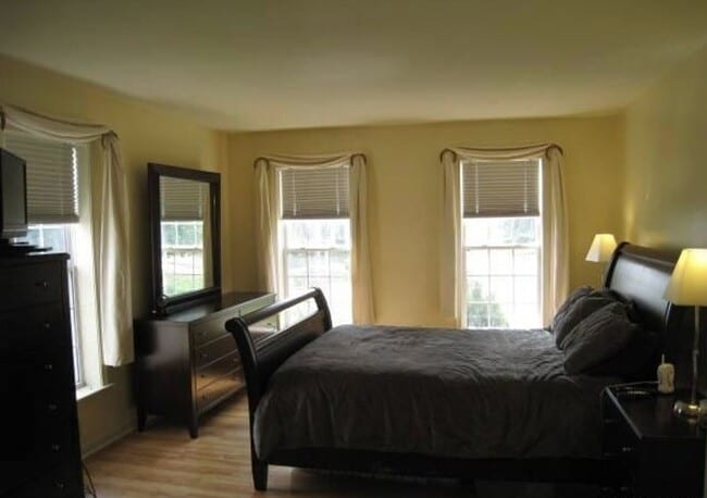 Building Photo - Beautiful 3 Bedroom, 2 Bath Home in Red Lion Schools!