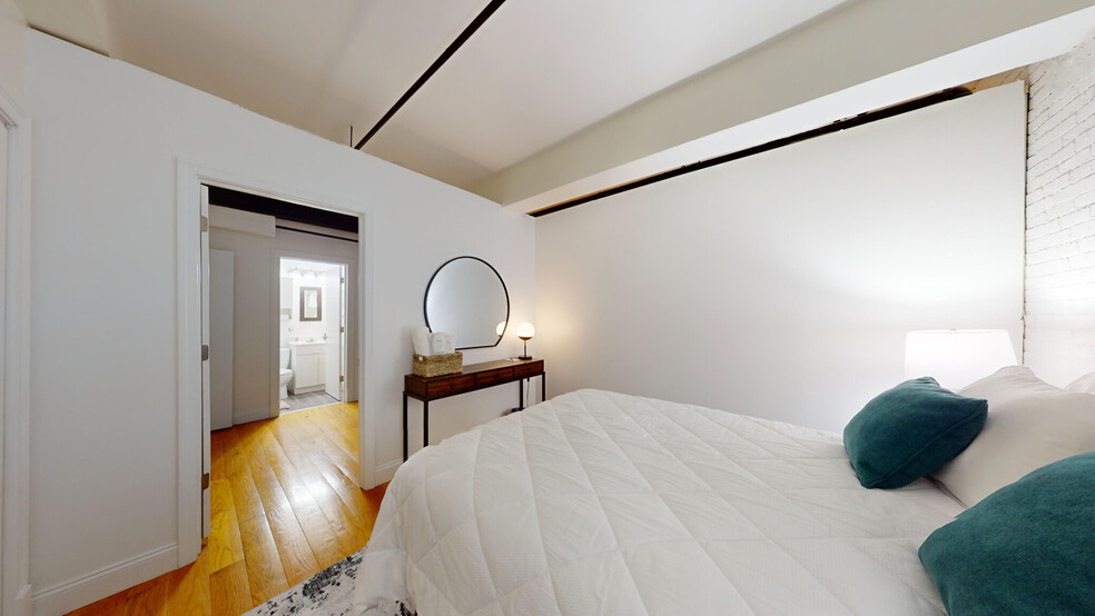 Apt 1D - 13 Stanhope St