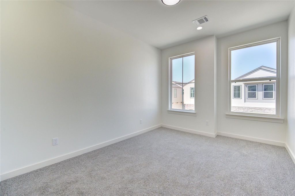 Building Photo - 2919 El Fenice Ln