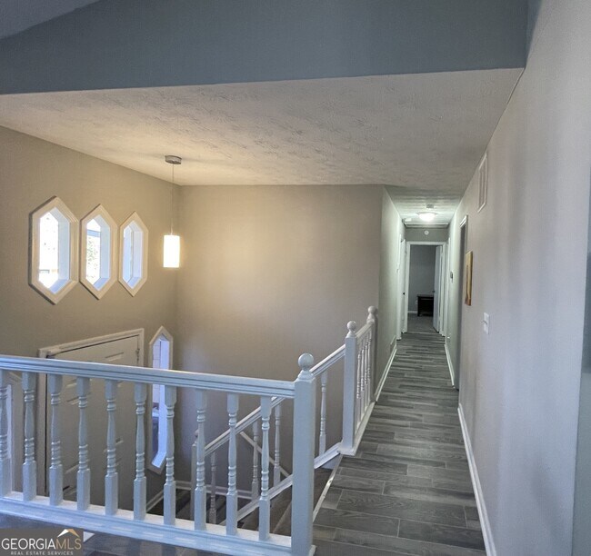 Building Photo - 6205 Littleton Dr