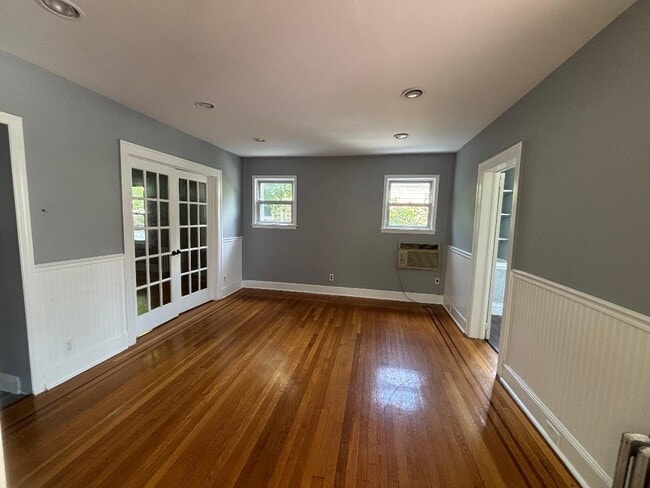 Primary Photo - 520 5th Ave