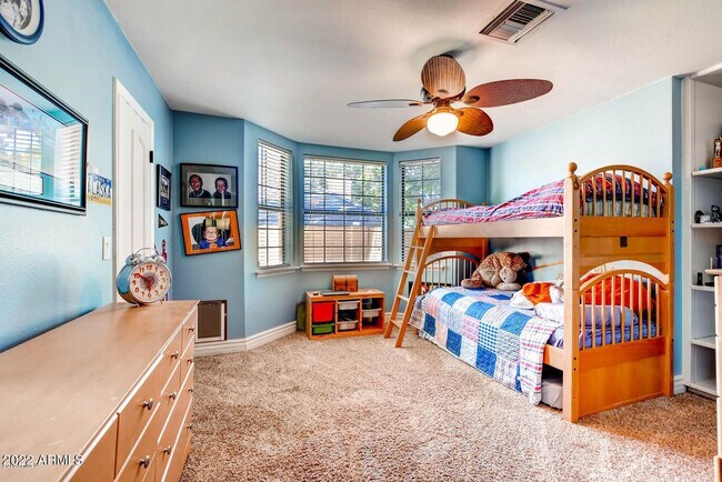 Building Photo - 3437 E Equestrian Trail