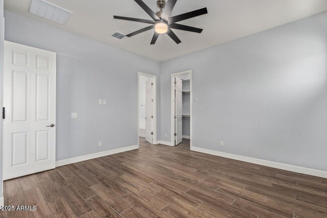 Building Photo - 2072 E Lantana Dr