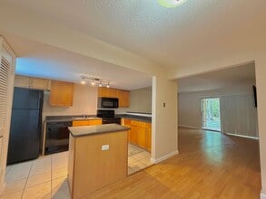 Building Photo - Modern 1/1 in Creeks Edge – First-Floor
