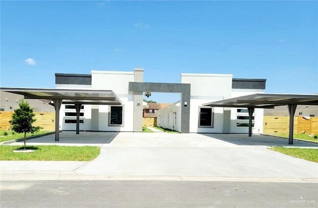 Building Photo - 9 South Dr