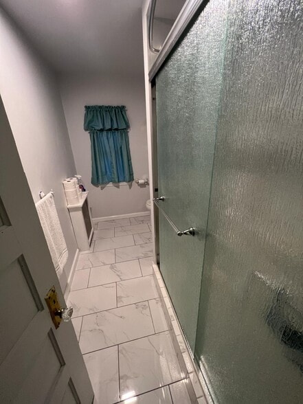 2nd Fl Bathroom - 110 Florence Ct