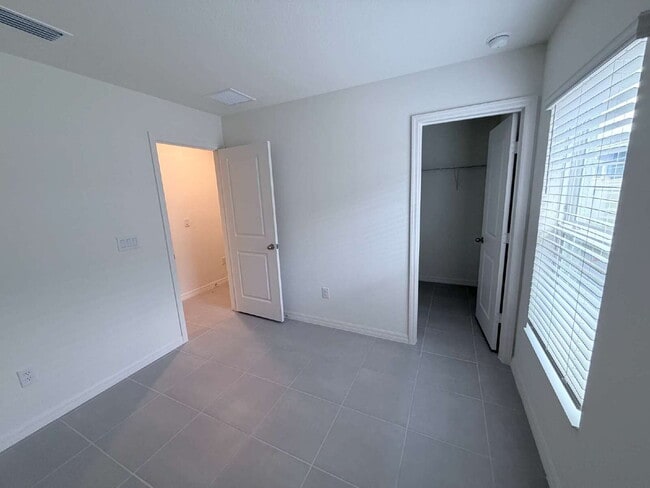 Building Photo - 524 Carya Wy