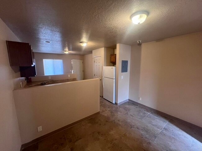 Building Photo - 502 U.S. Rte 66