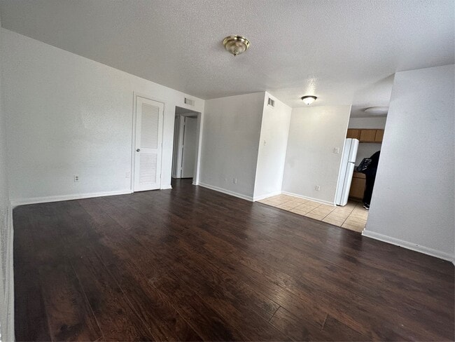 Building Photo - 7201 Hallshire Dr