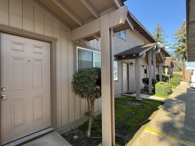 Building Photo - Willow Glen