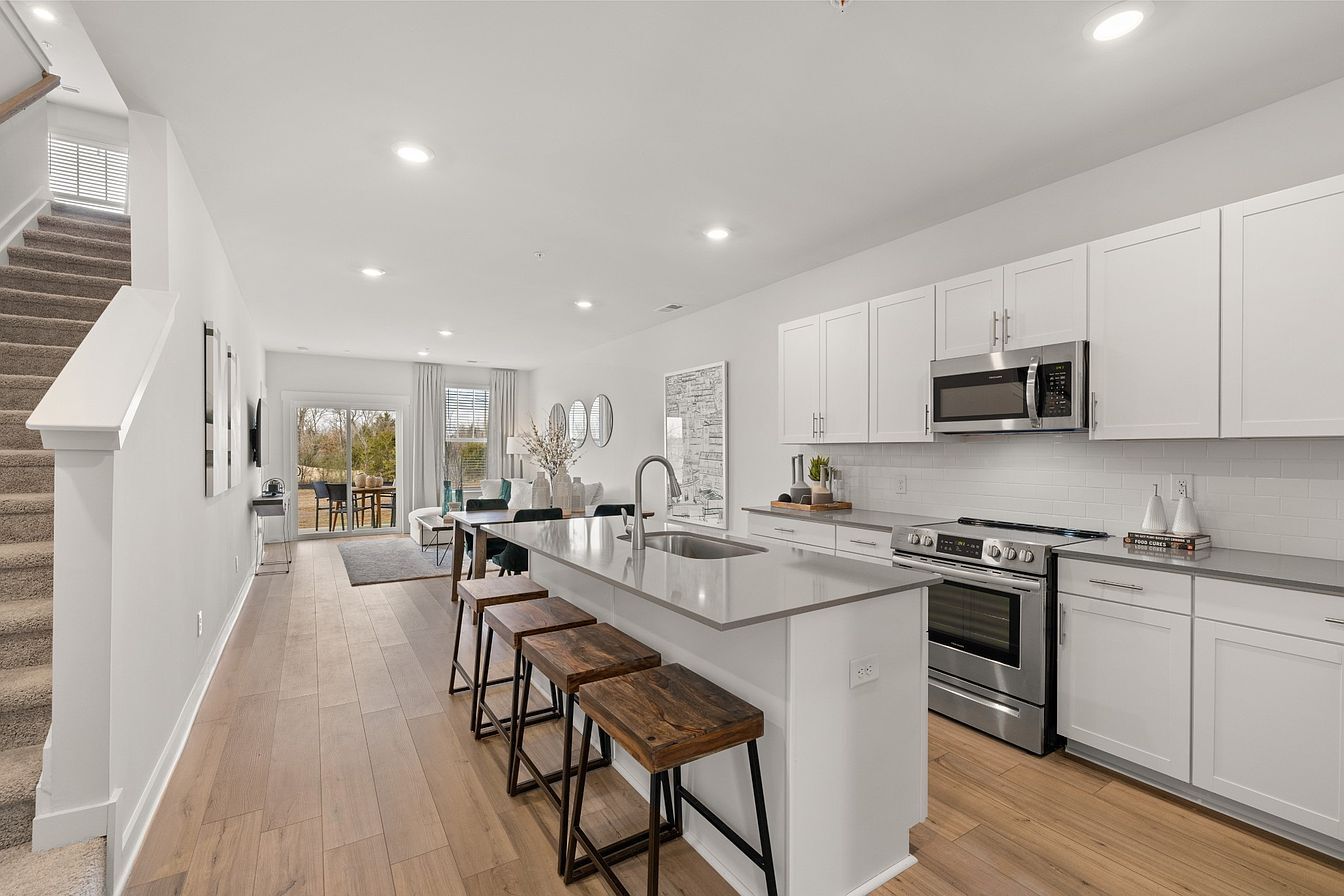 Building Photo - 452 Alcott Way