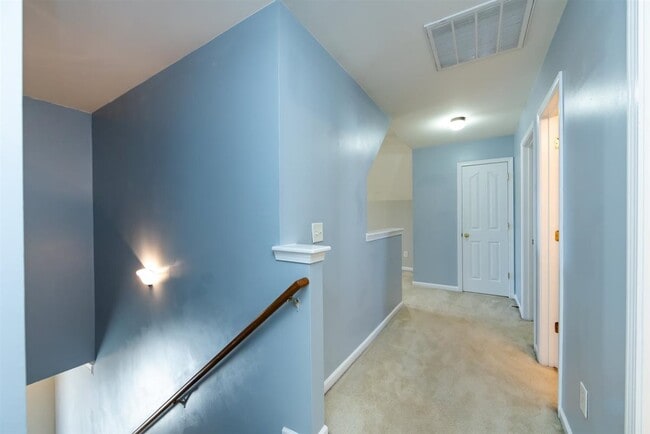 Building Photo - 4811 Sunburst Ln