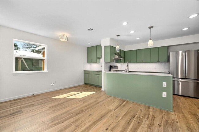 Building Photo - 3904 Tonkawa Trail