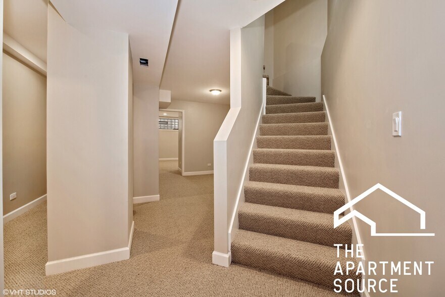 Building Photo - 1804 N Sheffield Ave