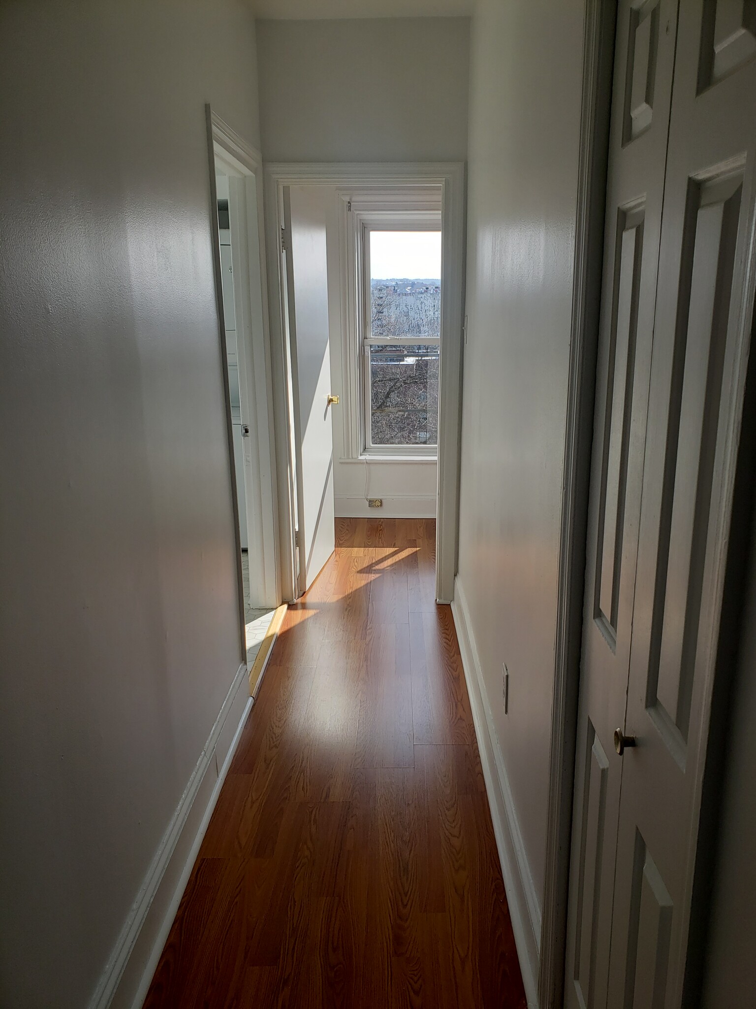 Building Photo - 53 Ten Broeck St