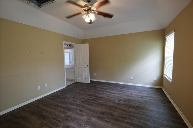 Building Photo - 2714 Cliffdale St