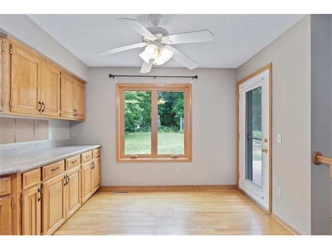 Building Photo - 7140 Willow View Cove