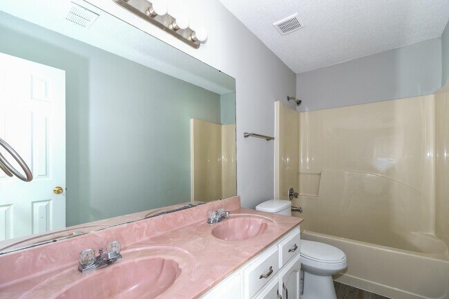 Building Photo - 5336 Timber Ridge Dr