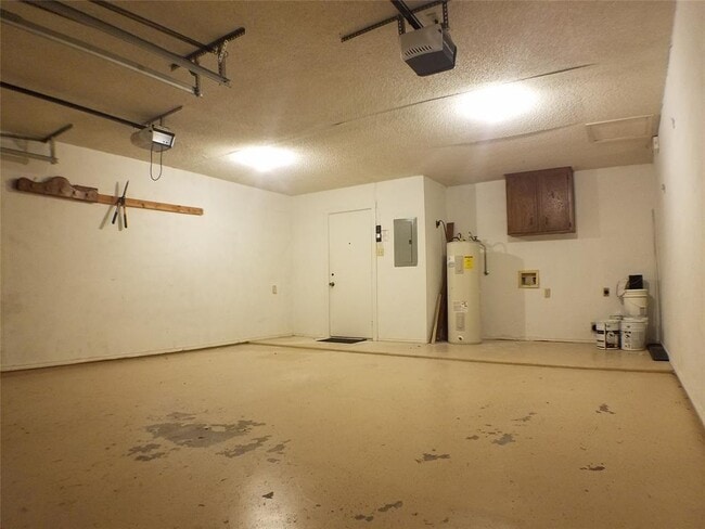 Building Photo - 1806 Stardust St