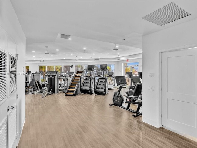 Building Photo - 3370 Hidden Bay Dr