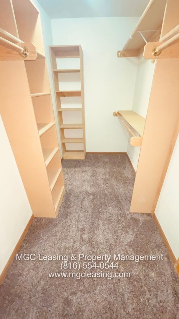 Building Photo - TIMBER BROOKE TOWNHOME AVAILABLE FOR YOUR ...