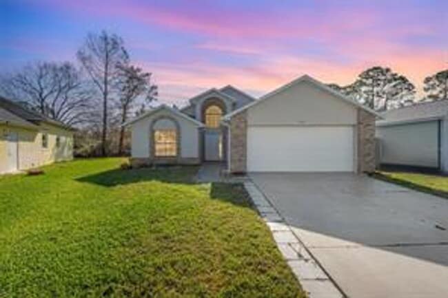 Primary Photo - 3 Bedroom / 2 Bath Home Available Now in P...