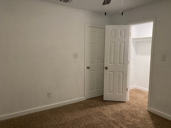 Building Photo - 1654-SH