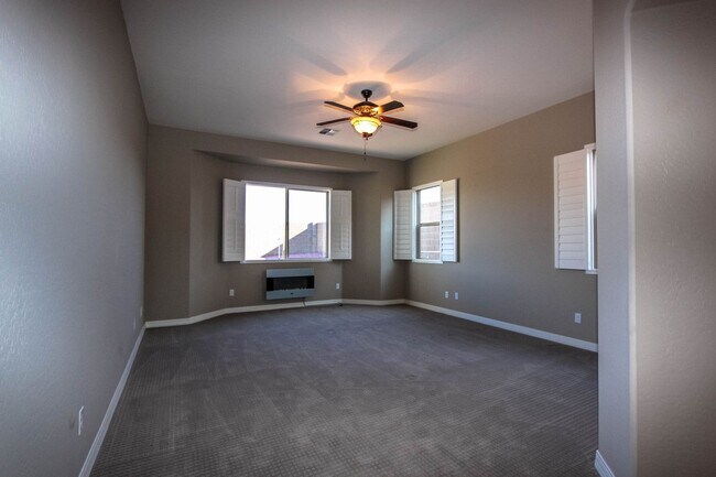 Building Photo - 4 Bedroom Home in Granville