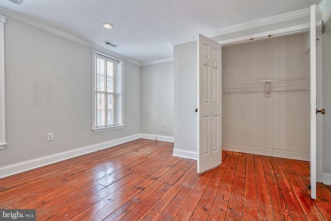 Building Photo - 1412 Battery Ave